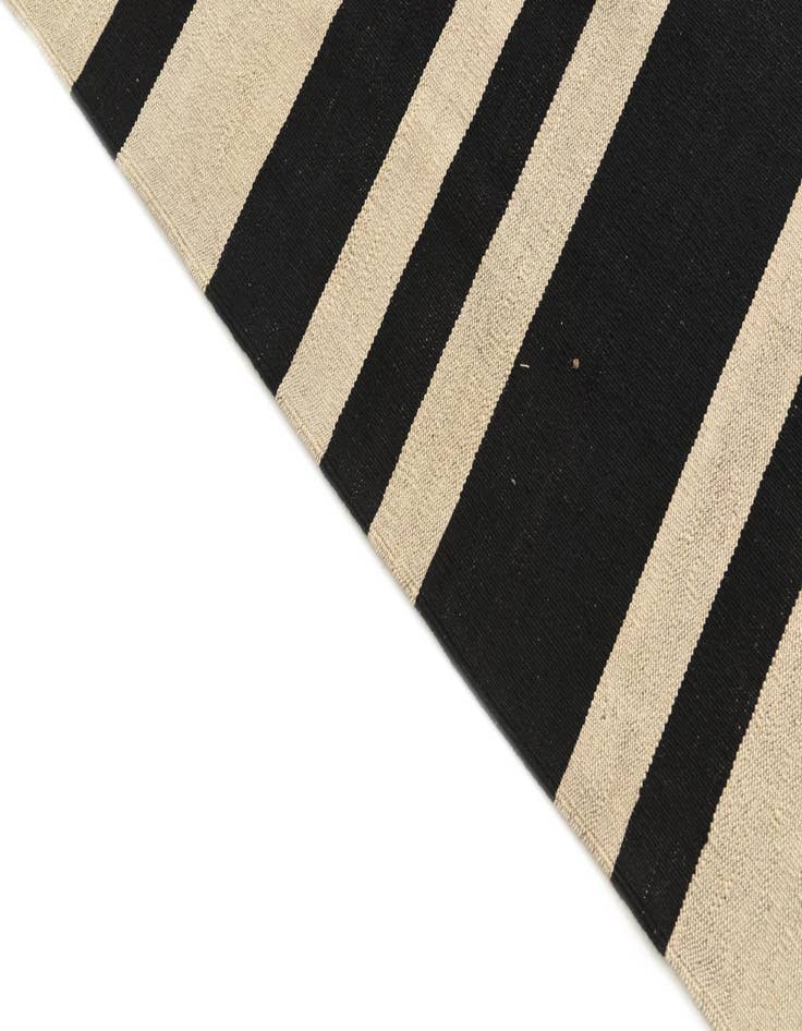 Detail image of 5' x 7'  Hand Woven Kilim Modern Wool Rug
