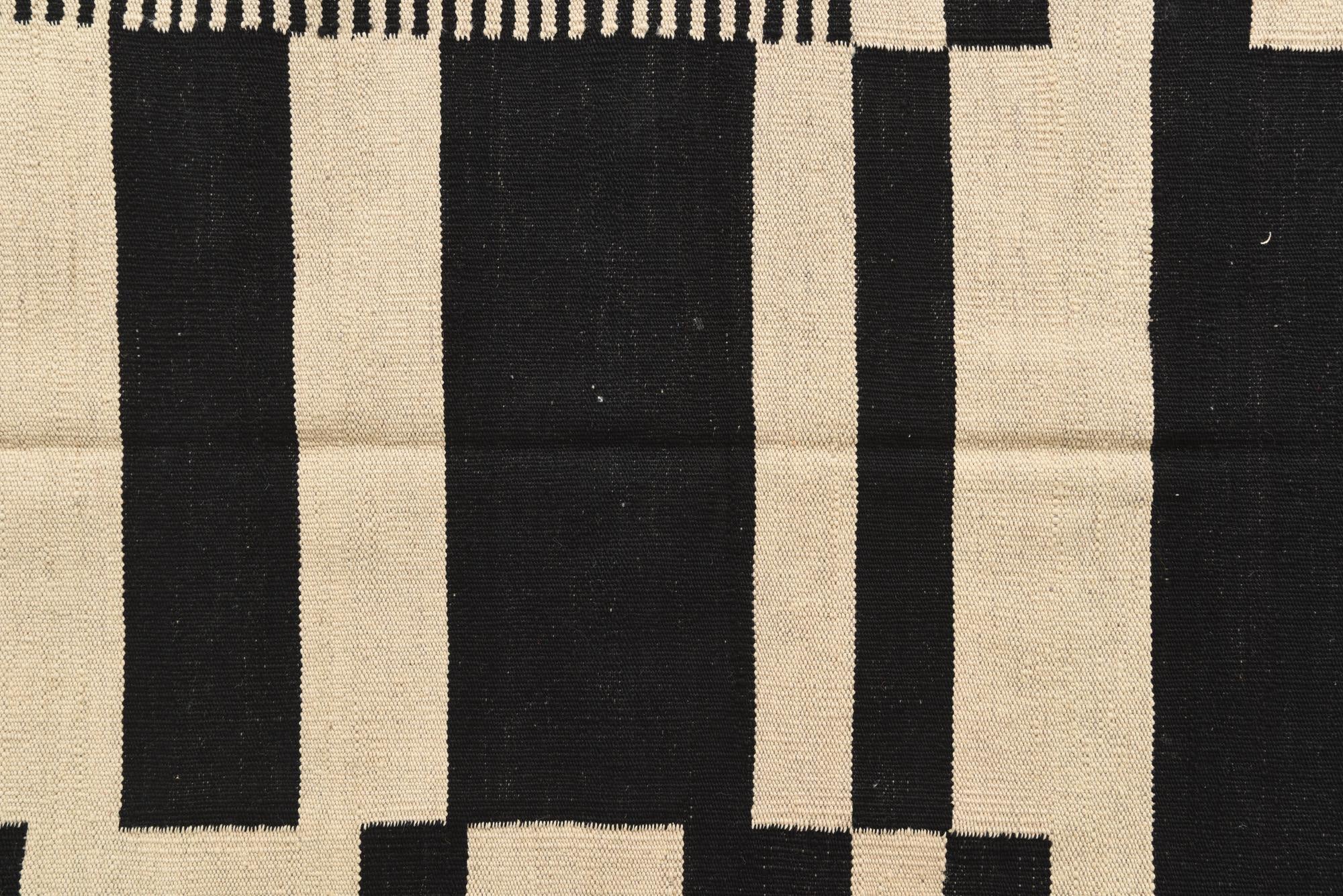 5' x 7' Hand Woven Kilim Modern Wool Rug