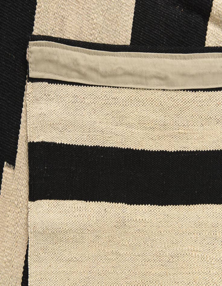 Detail image of 5' x 7'  Hand Woven Kilim Modern Wool Rug