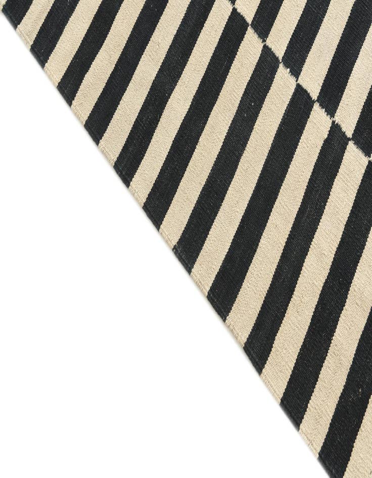 Detail image of 5' x 6' 4  Hand Woven Kilim Modern Wool Rug
