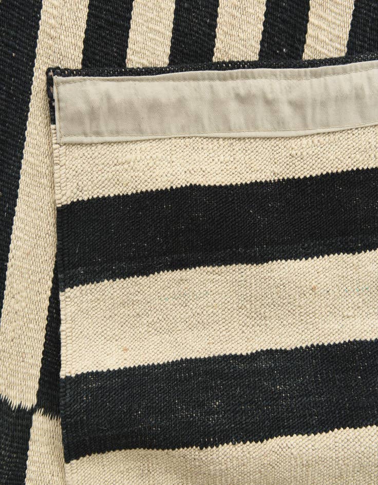 Detail image of 5' x 6' 4  Hand Woven Kilim Modern Wool Rug