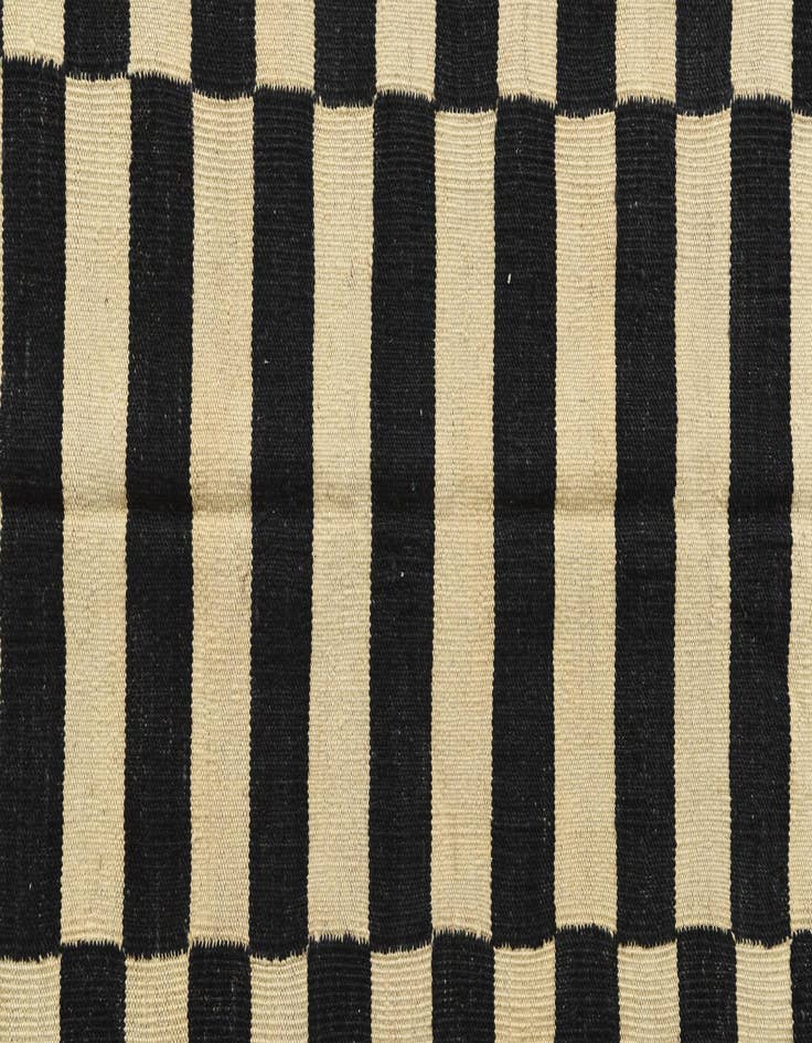 Detail image of 4' 3 x 5' 10  Hand Woven Kilim Modern Wool Rug