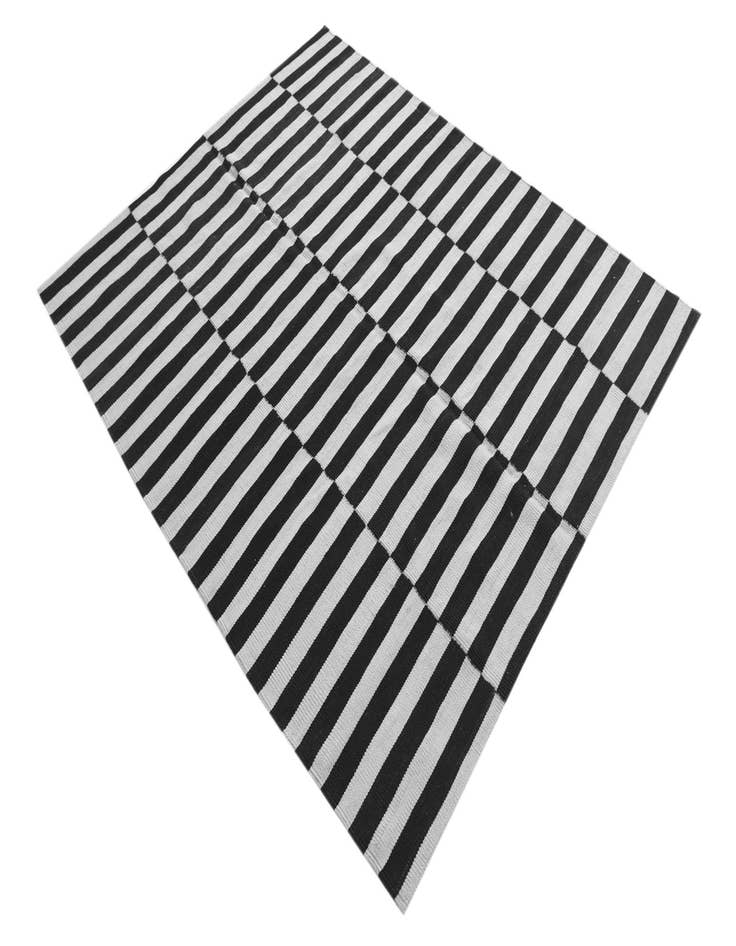 Detail image of 5' 1 x 6' 3  Hand Woven Kilim Modern Wool Rug