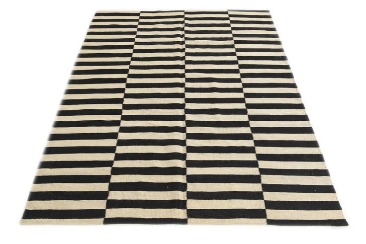 Detail image of 5' 1 x 6' 3 Hand Woven Kilim Modern Wool Rug