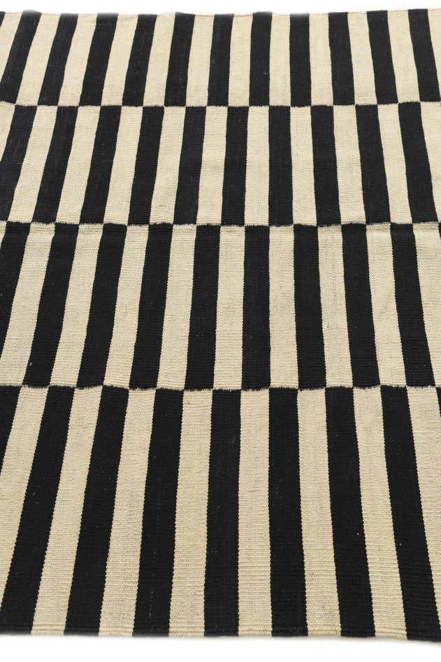 Detail image of 5' 1 x 6' 3 Hand Woven Kilim Modern Wool Rug