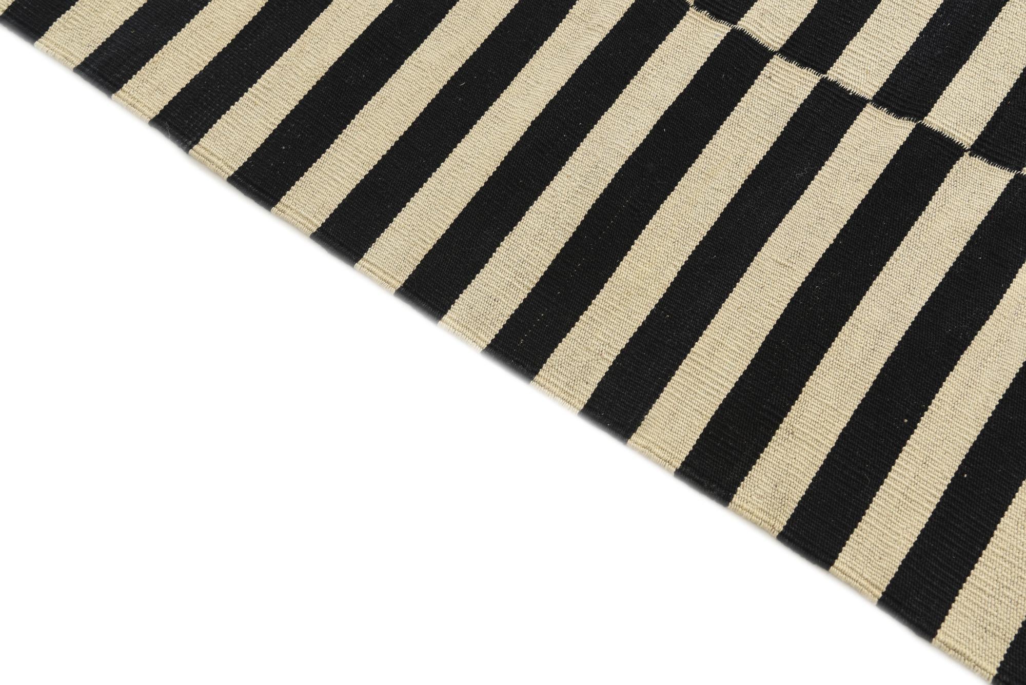 5' 1 x 6' 3 Hand Woven Kilim Modern Wool Rug