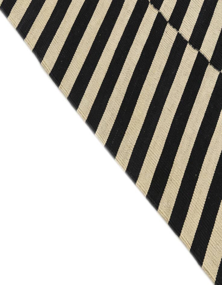 Detail image of 5' 1 x 6' 3  Hand Woven Kilim Modern Wool Rug