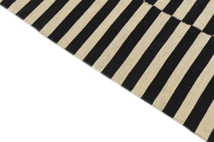 Detail image of 5' 1 x 6' 3 Hand Woven Kilim Modern Wool Rug