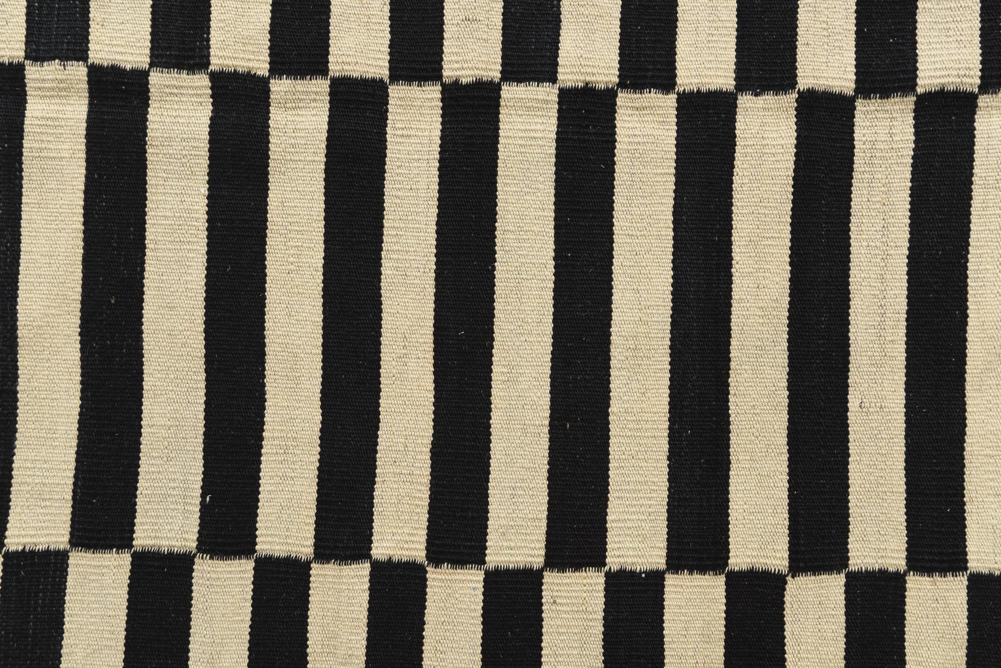 5' 1 x 6' 3 Hand Woven Kilim Modern Wool Rug