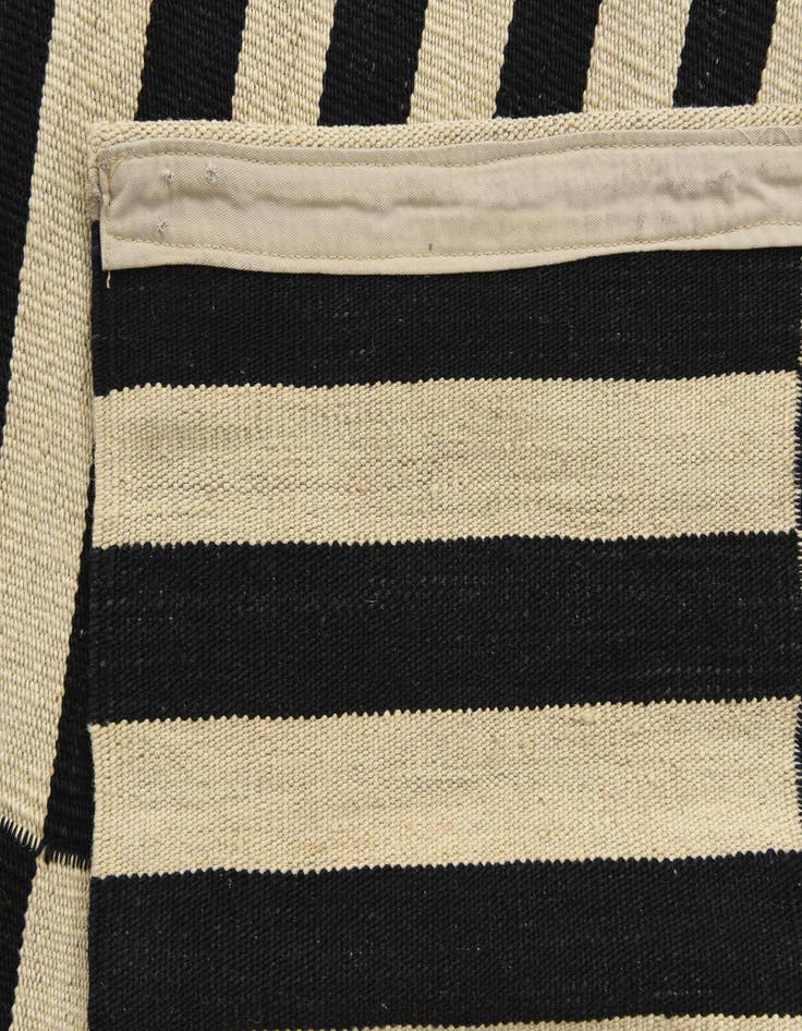 Detail image of 5' 1 x 6' 3  Hand Woven Kilim Modern Wool Rug