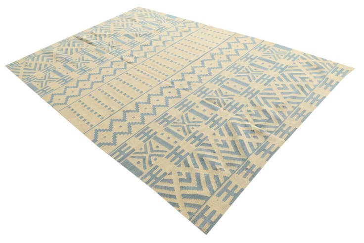 Detail image of 6' 6 x 9' 6 Hand Woven Kilim Modern Wool Rug