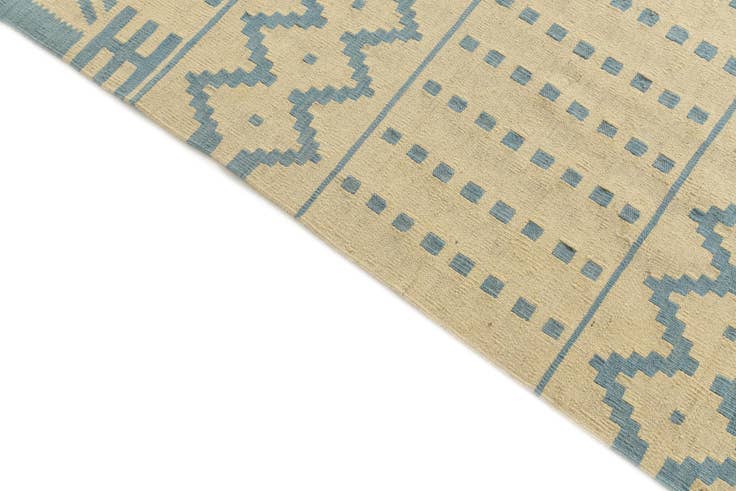 Detail image of 6' 6 x 9' 6 Hand Woven Kilim Modern Wool Rug