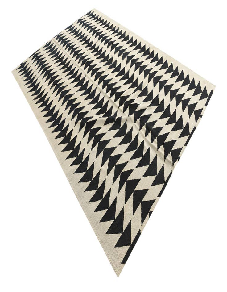 Detail image of 6' 9 x 9' 8  Hand Woven Kilim Modern Wool Rug