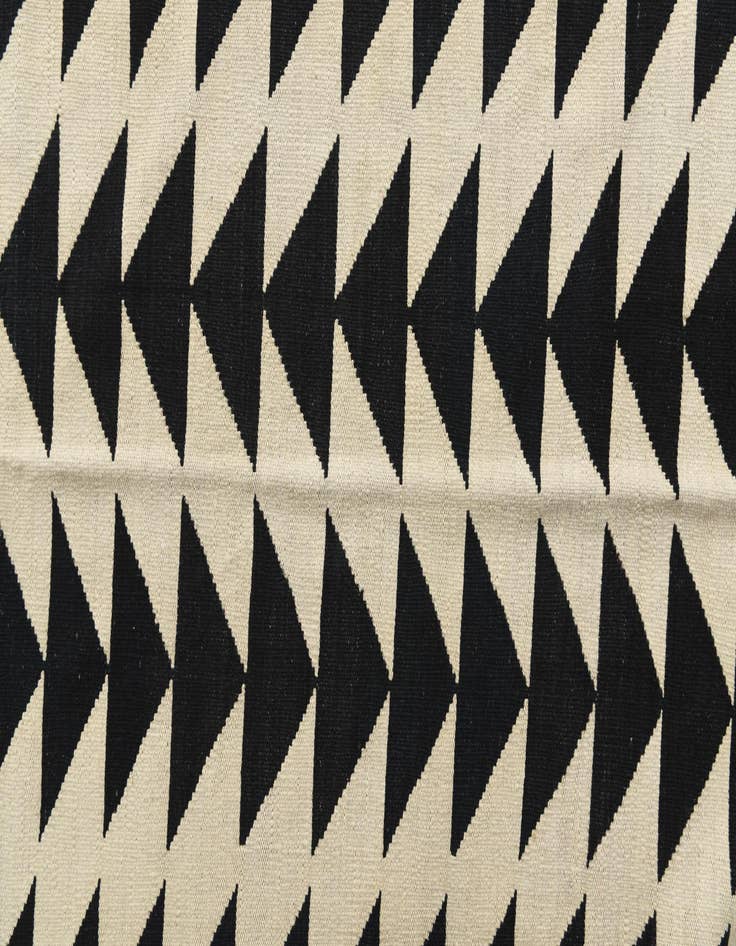 Detail image of 6' 9 x 9' 8  Hand Woven Kilim Modern Wool Rug