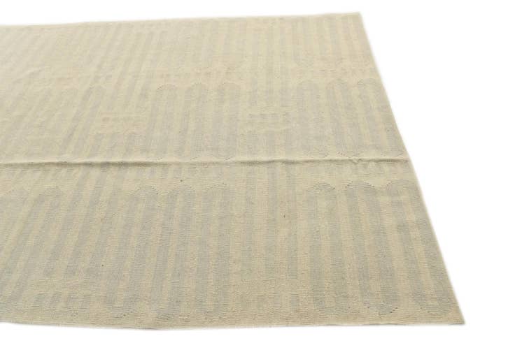 Detail image of 5' 9 x 7' 7 Hand Woven Kilim Modern Wool Rug