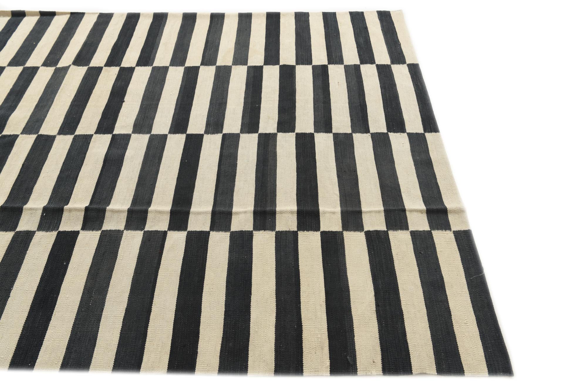 5' 4 x 7' 8 Hand Woven Kilim Modern Wool Rug