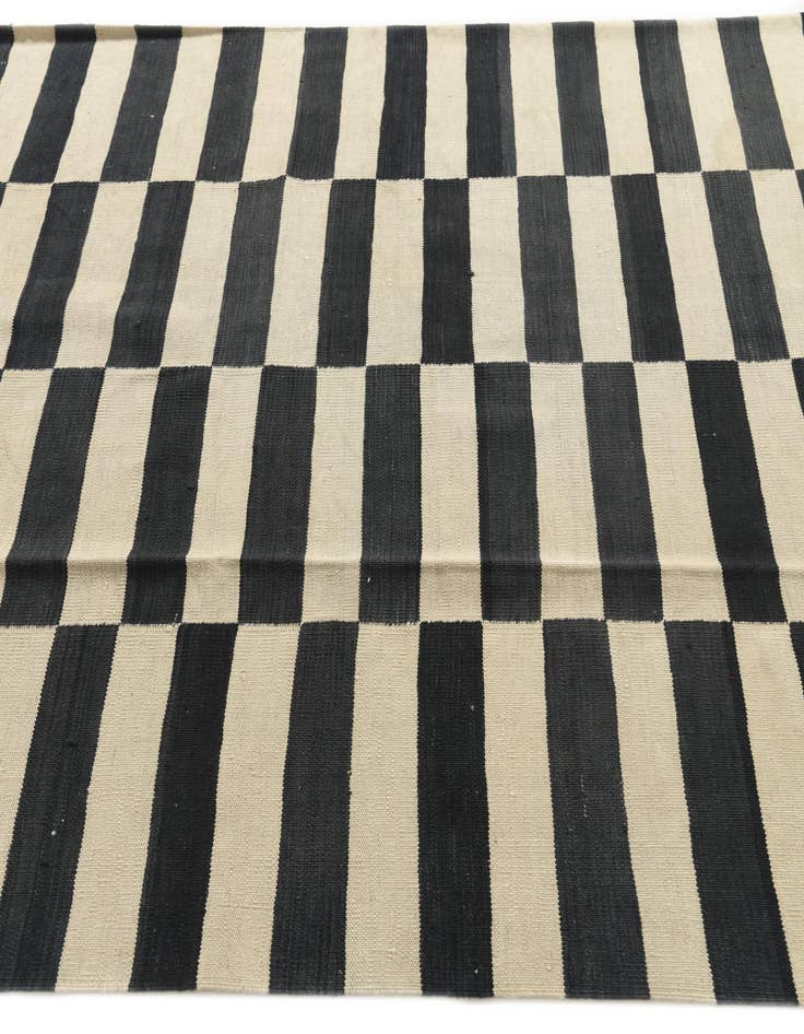 Detail image of 5' 4 x 7' 8  Hand Woven Kilim Modern Wool Rug