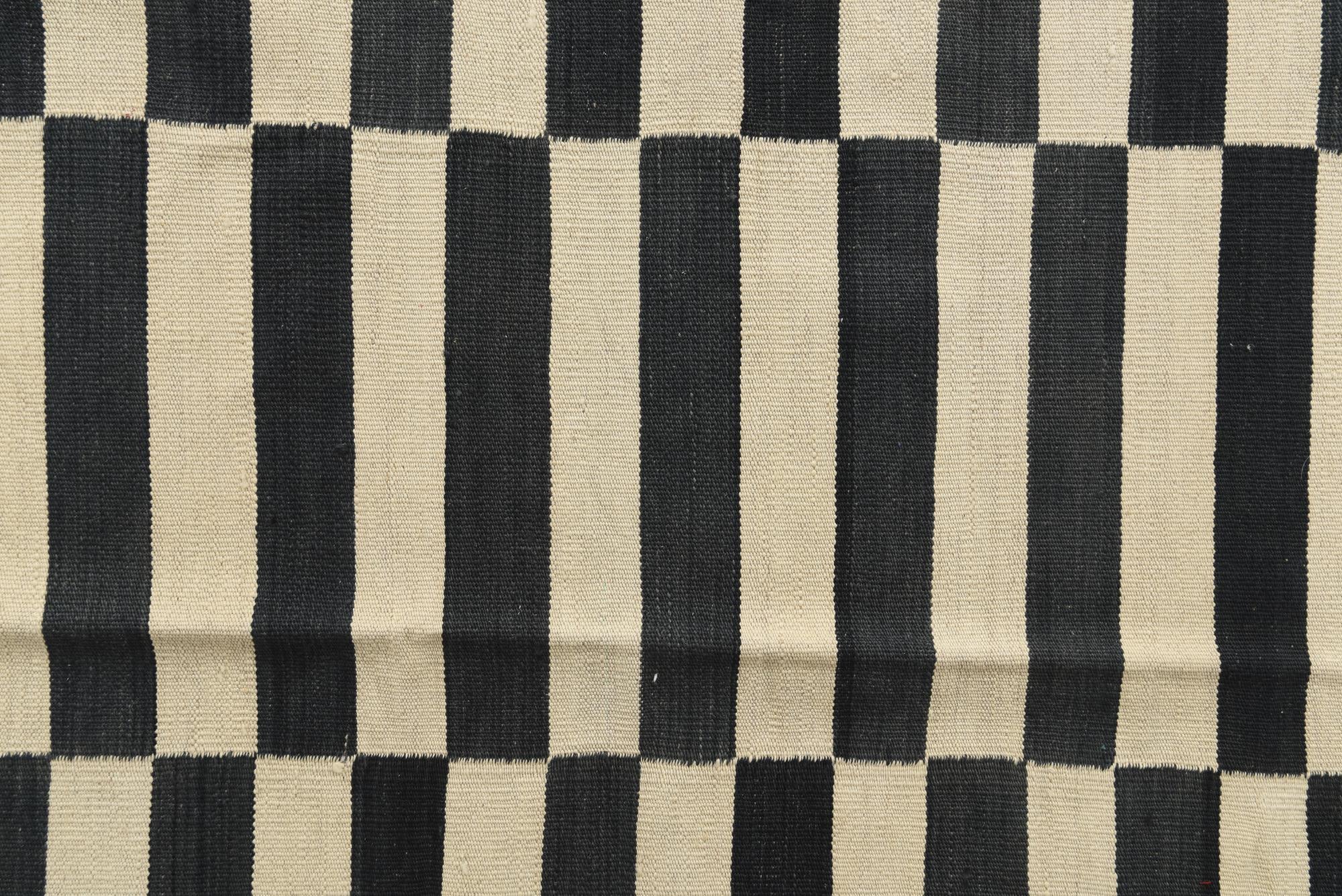 5' 4 x 7' 8 Hand Woven Kilim Modern Wool Rug