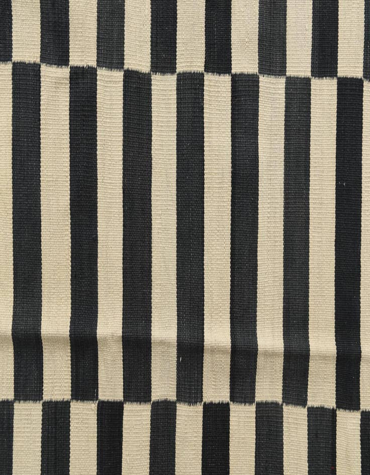 Detail image of 5' 4 x 7' 8  Hand Woven Kilim Modern Wool Rug