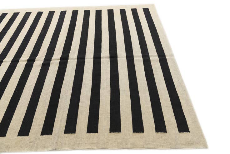 Detail image of 6' 8 x 9' 8 Hand Woven Kilim Modern Wool Rug