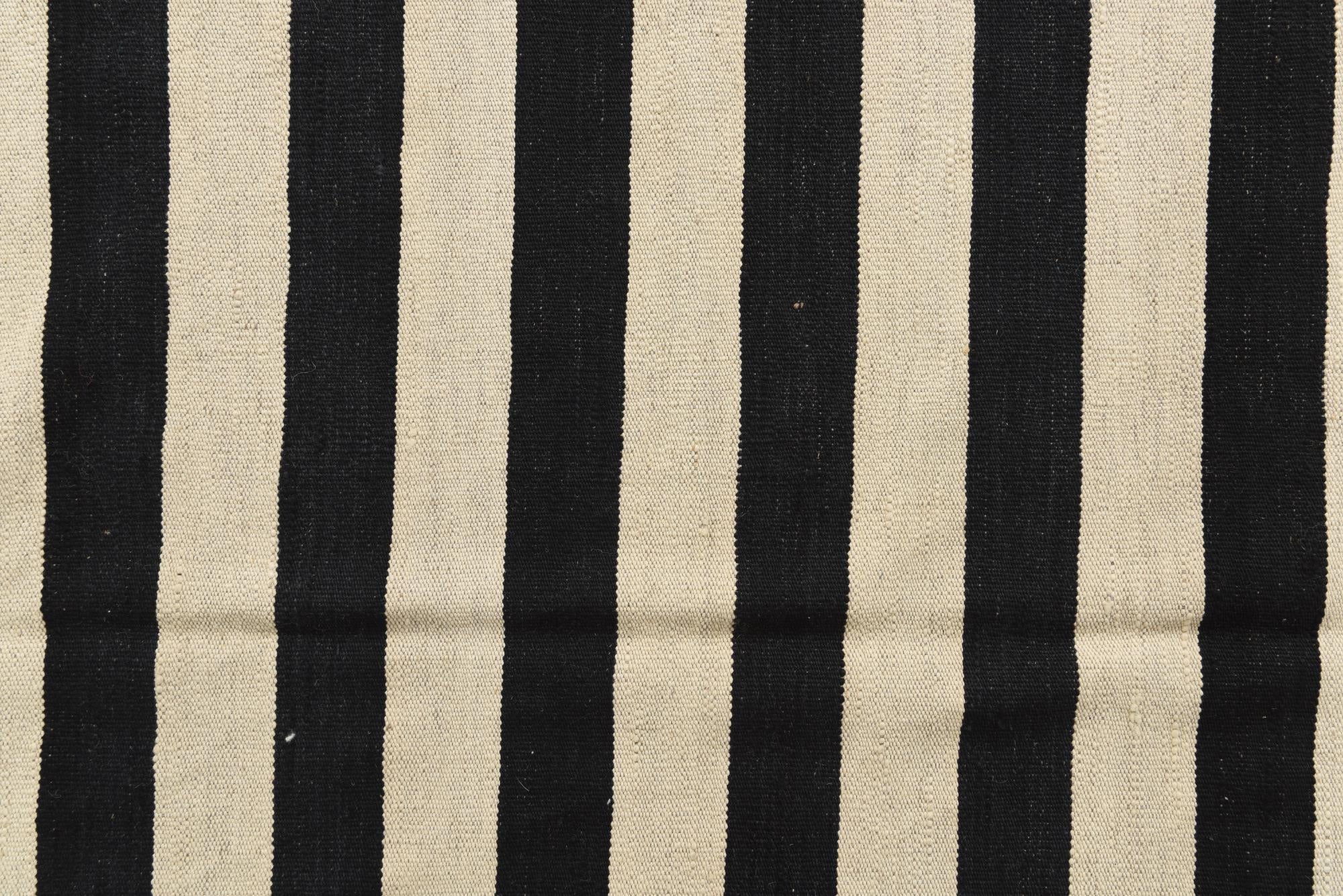 6' 8 x 9' 8 Hand Woven Kilim Modern Wool Rug