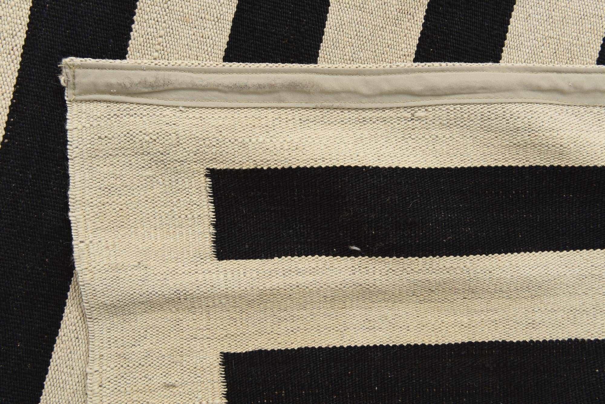6' 8 x 9' 8 Hand Woven Kilim Modern Wool Rug