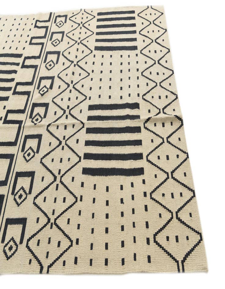 Detail image of 6' 1 x 8' 1  Hand Woven Kilim Modern Wool Rug