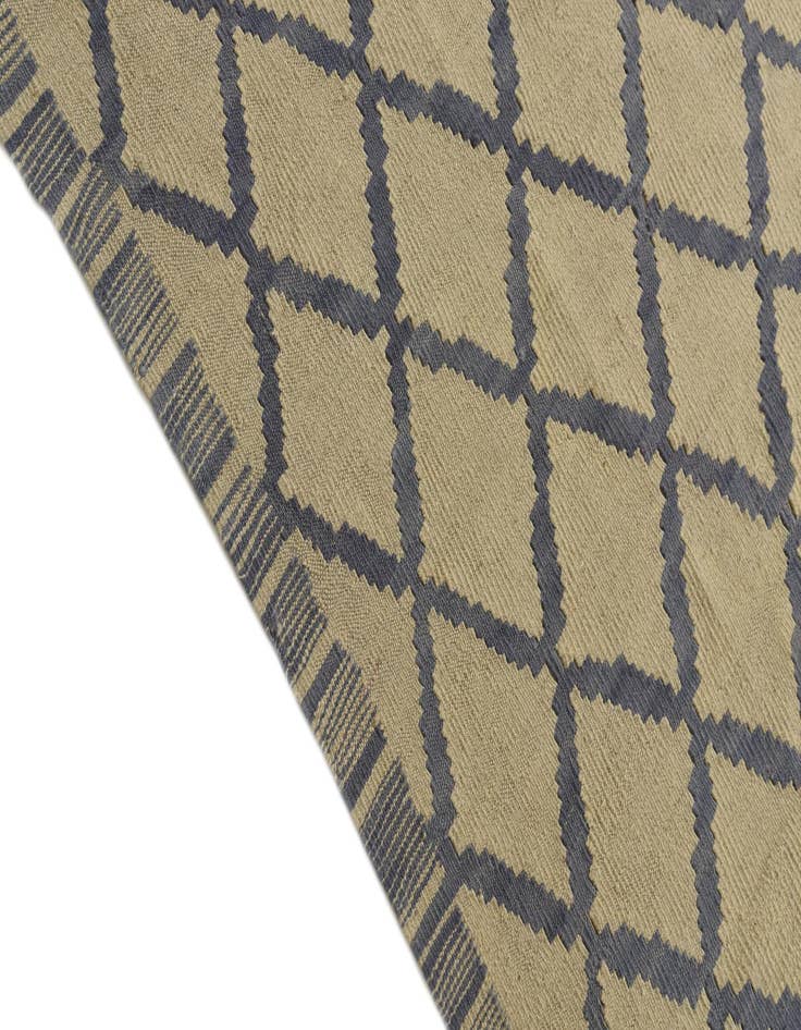 Detail image of 5' 9 x 7' 10  Hand Woven Kilim Modern Wool Rug