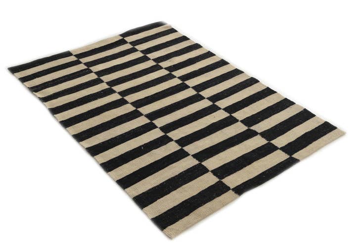 Detail image of 3' 6 x 5' Hand Woven Kilim Modern Wool Rug