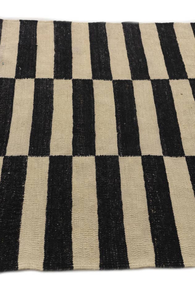 Detail image of 3' 6 x 5' Hand Woven Kilim Modern Wool Rug