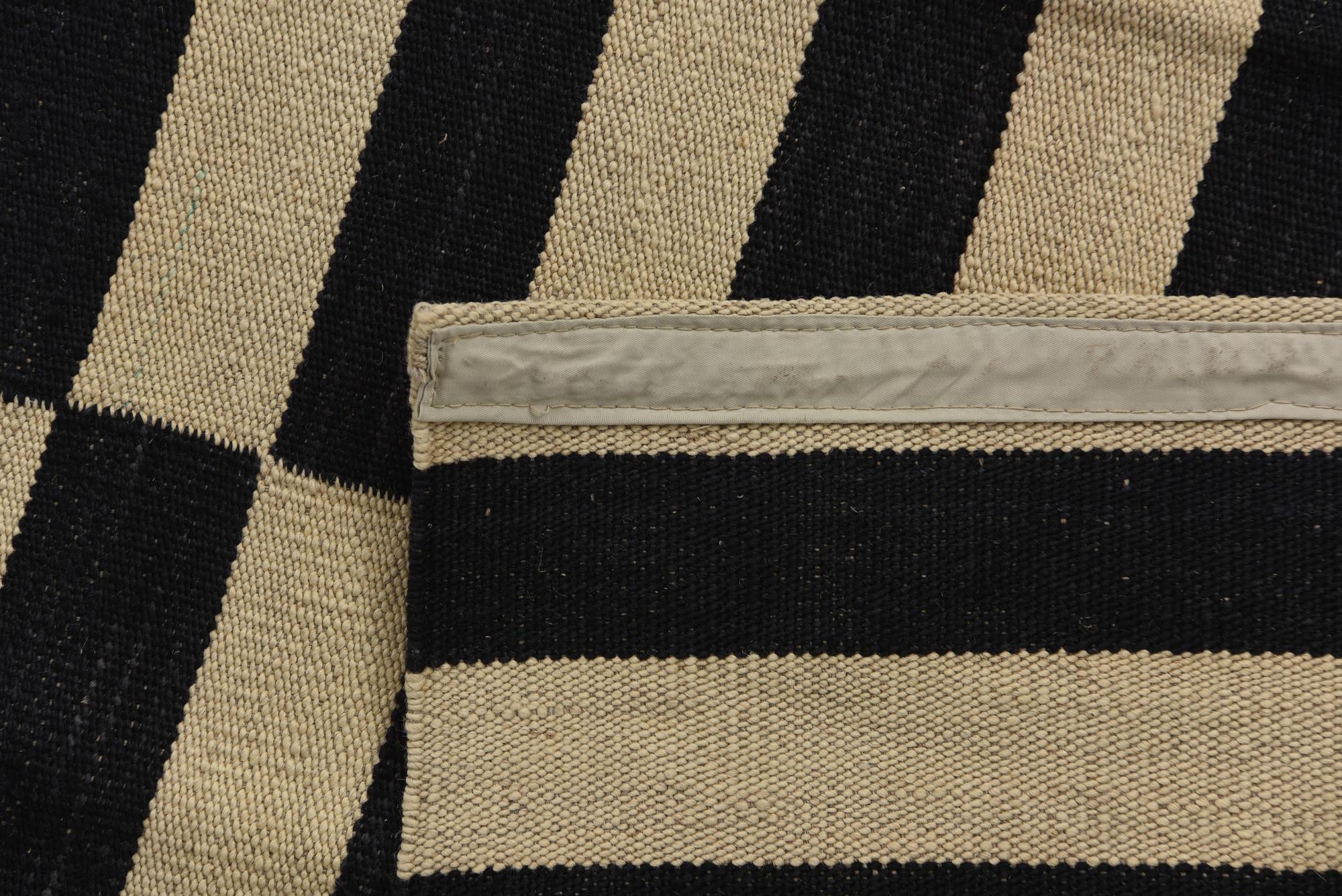 4' 2 x 5' 9 Hand Woven Kilim Modern Wool Rug