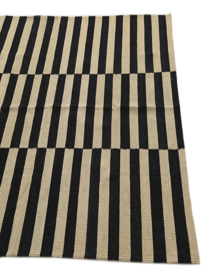 Detail image of 4' 3 x 5' 11  Hand Woven Kilim Modern Wool Rug