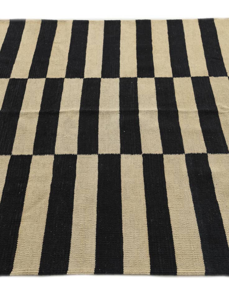 Detail image of 4' 3 x 5' 11  Hand Woven Kilim Modern Wool Rug