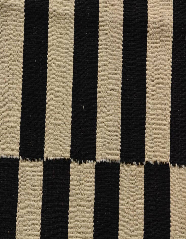 Detail image of 4' 3 x 6'  Hand Woven Kilim Modern Wool Rug