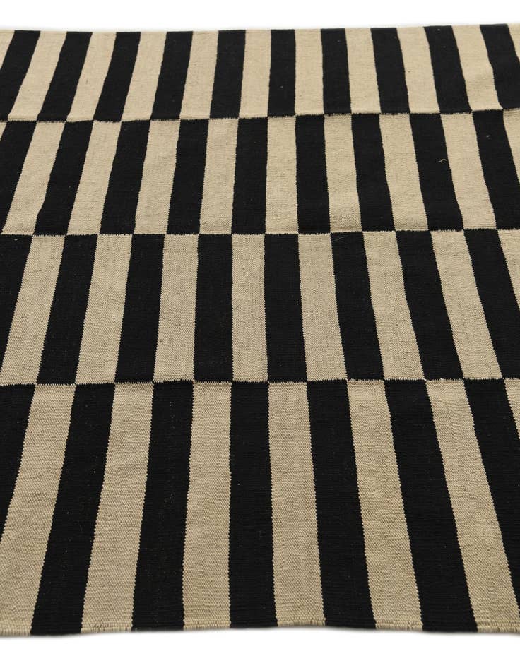 Detail image of 5' 1 x 6' 4  Hand Woven Kilim Modern Wool Rug