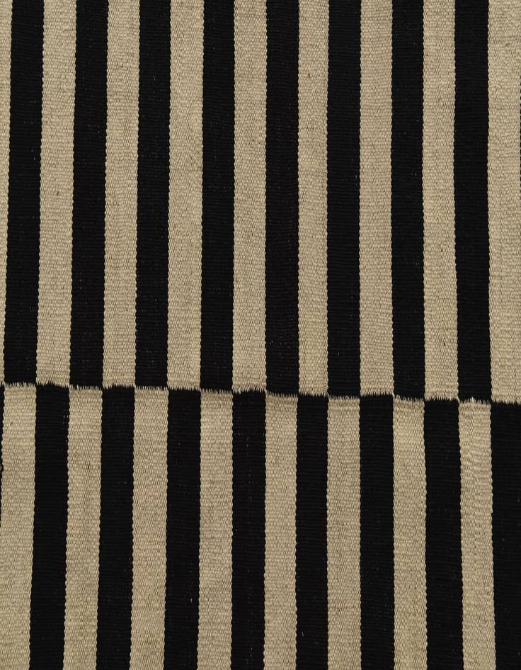 Detail image of 5' 1 x 6' 4  Hand Woven Kilim Modern Wool Rug