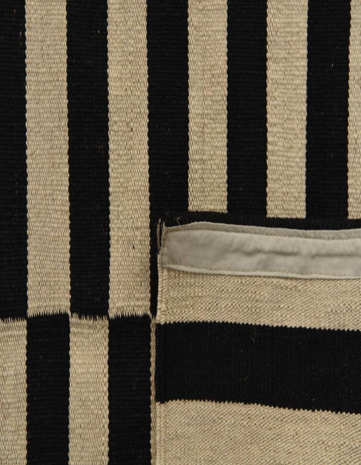 Detail image of 5' 1 x 6' 4  Hand Woven Kilim Modern Wool Rug