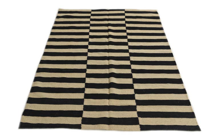 Detail image of 4' 3 x 6' Hand Woven Kilim Modern Wool Rug