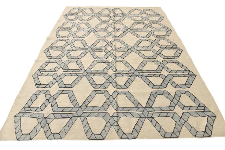 Detail image of 6' 10 x 9' 3 Hand Woven Kilim Modern Wool Rug