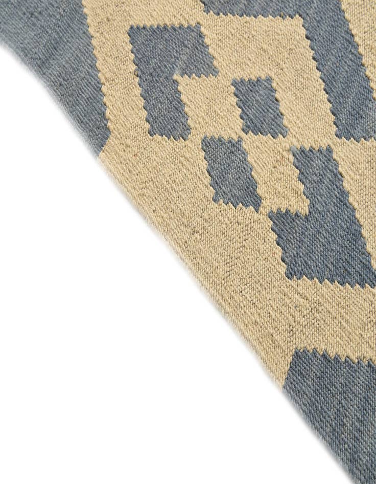 Detail image of 6' 2 x 8' 2  Hand Woven Kilim Modern Wool Rug