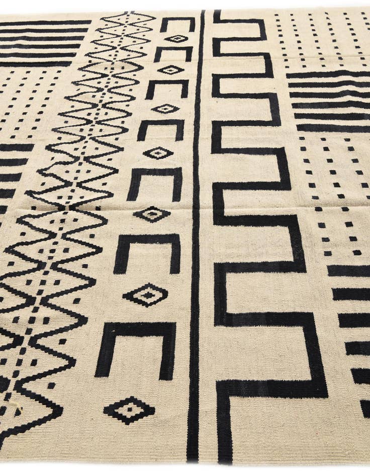 Detail image of 8' 6 x 9' 5  Hand Woven Kilim Modern Wool Rug