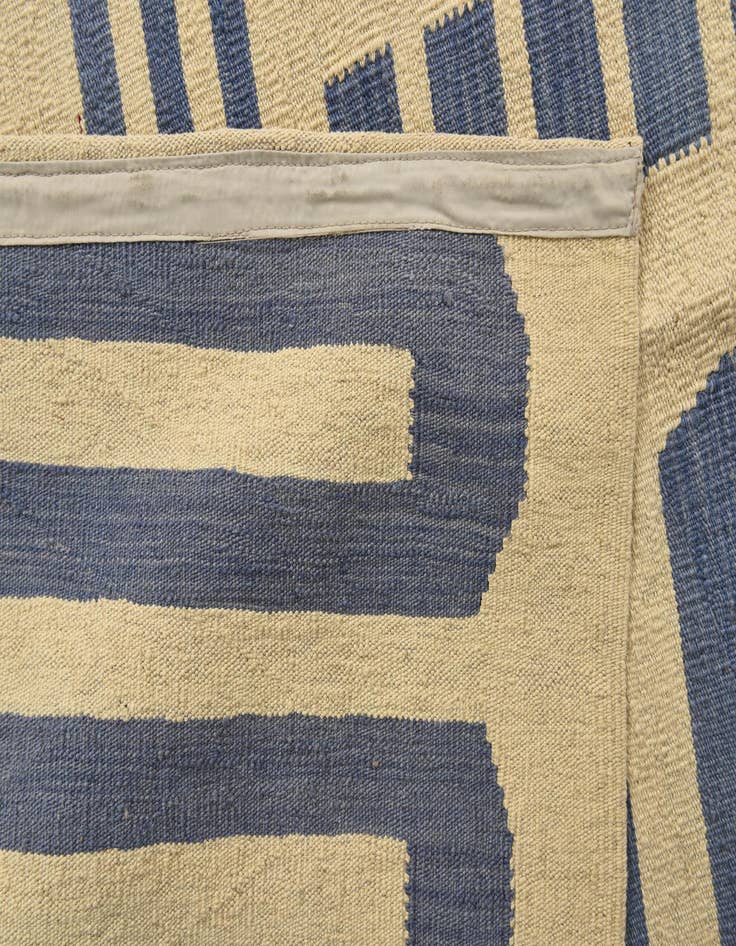 Detail image of 8' 4 x 10' 2  Hand Woven Kilim Modern Wool Rug