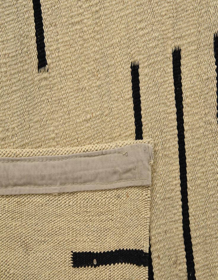 Detail image of 6' 11 x 9' 3  Hand Woven Kilim Modern Wool Rug