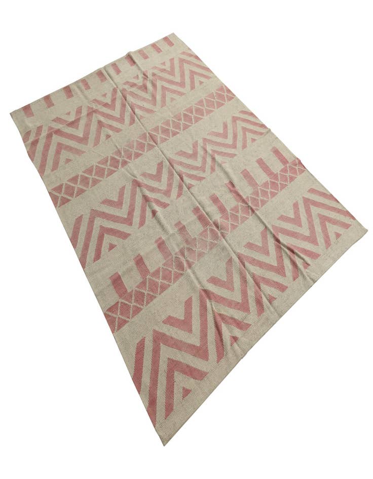 Detail image of 5' 9 x 7' 6  Hand Woven Kilim Modern Wool Rug