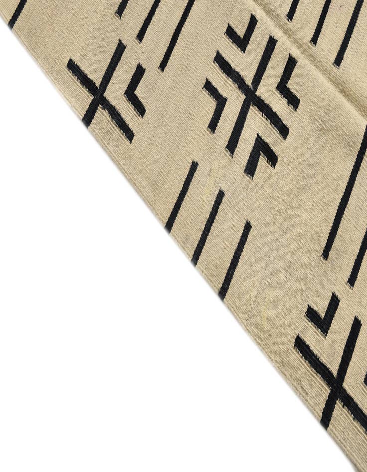 Detail image of 5' 4 x 6' 6  Hand Woven Kilim Modern Wool Rug