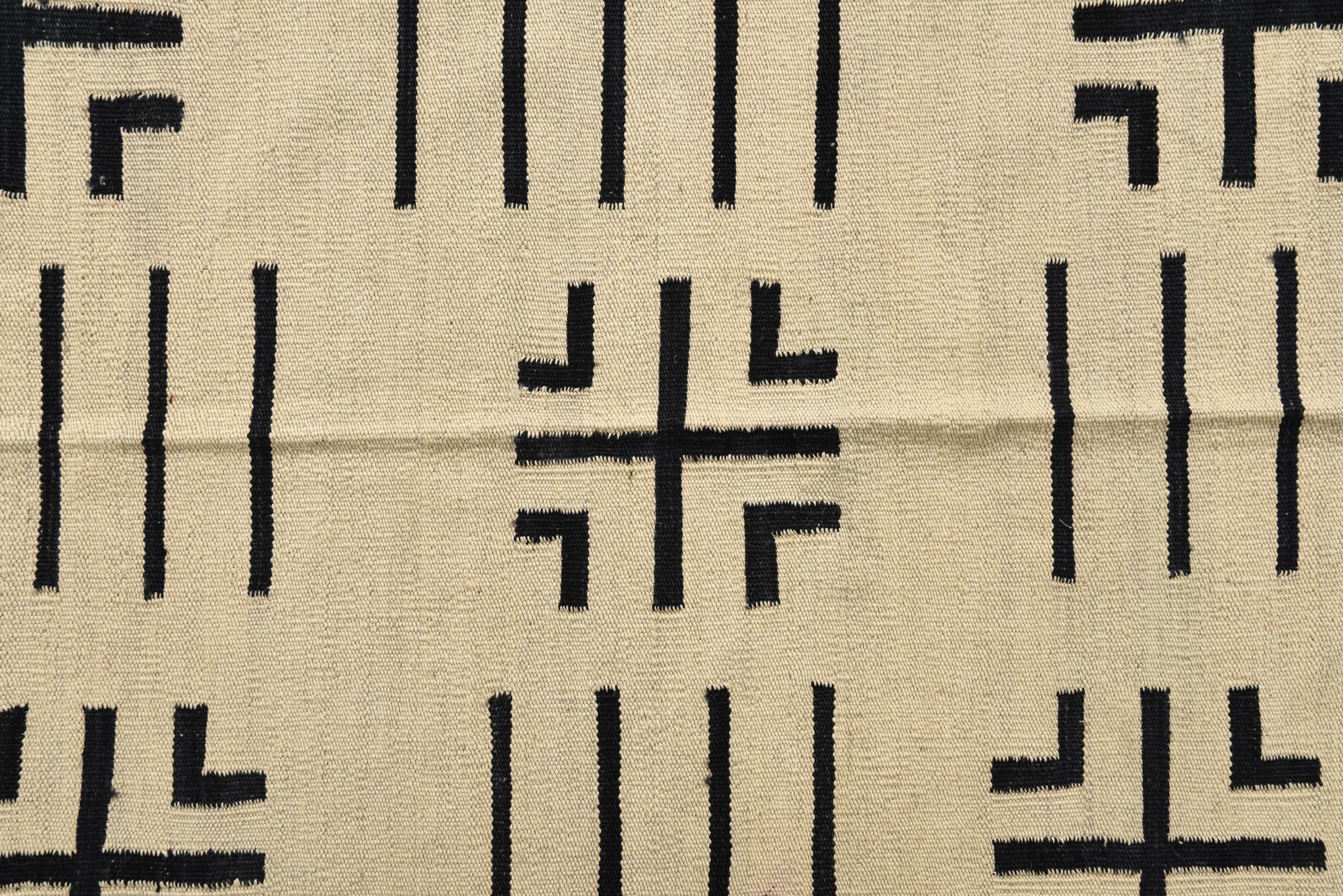 5' 4 x 6' 6 Hand Woven Kilim Modern Wool Rug