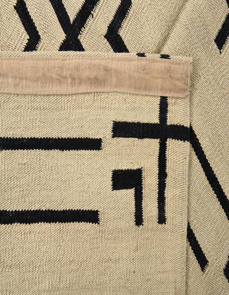 Detail image of 5' 4 x 6' 6  Hand Woven Kilim Modern Wool Rug