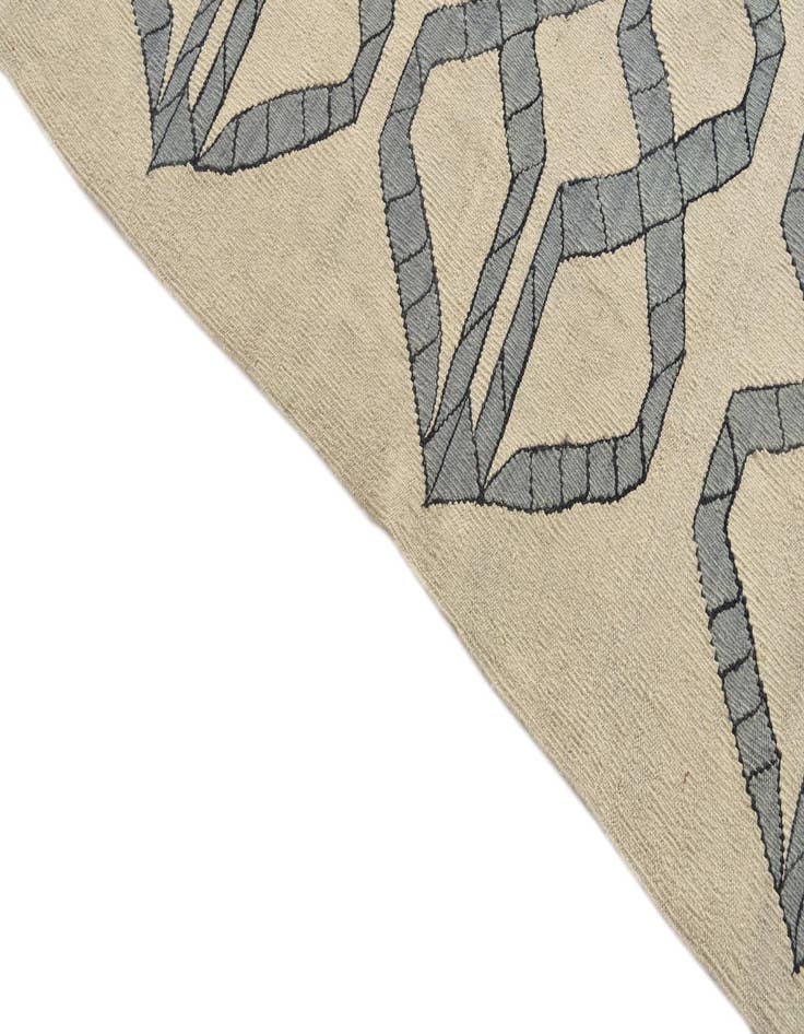 Detail image of 8' 5 x 9' 7  Hand Woven Kilim Modern Wool Rug
