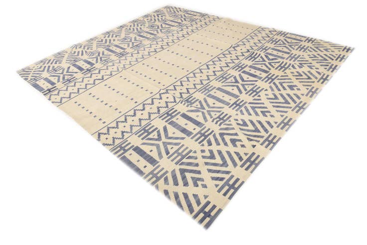 Detail image of 8' 6 x 9' 6 Hand Woven Kilim Modern Wool Rug