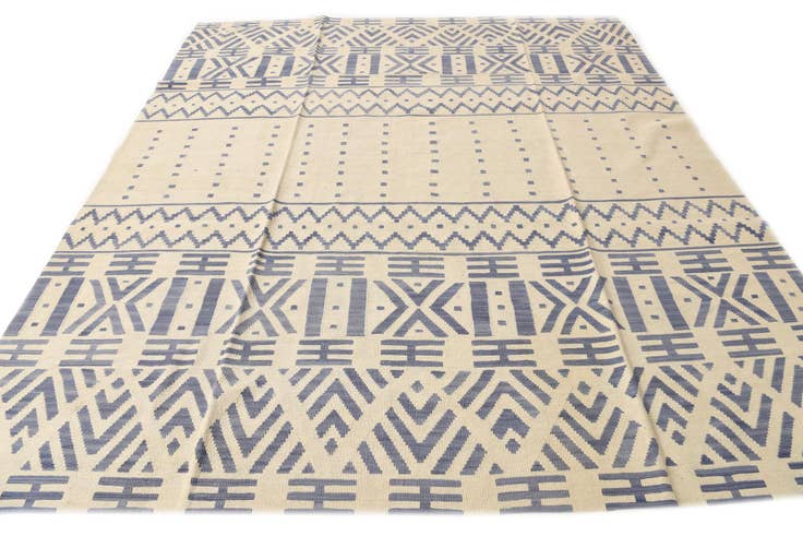 Detail image of 8' 6 x 9' 6 Hand Woven Kilim Modern Wool Rug